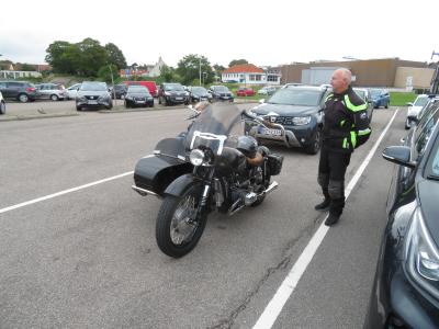 Dnepr motorcykel med sidevogn