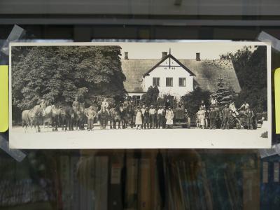 Gruppebillede med traktorer