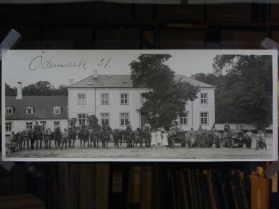 Gruppebillede med traktorer