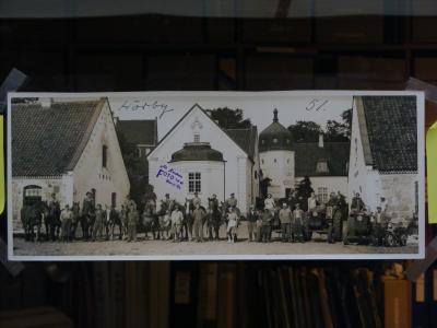 Gruppebillede med traktorer