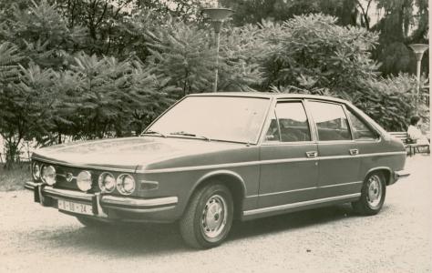 Tatra 613 (foto 2)