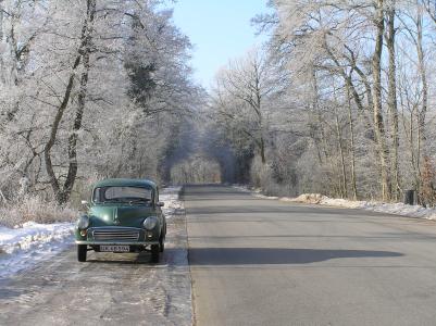 Vinterbilleder af en Morris 1000