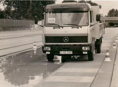 Mercedes-Benz lastvogn Electronics (16 foto's. 1 pdf)