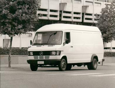 Mercedes-Benz 409 D (8 fabriksfoto)