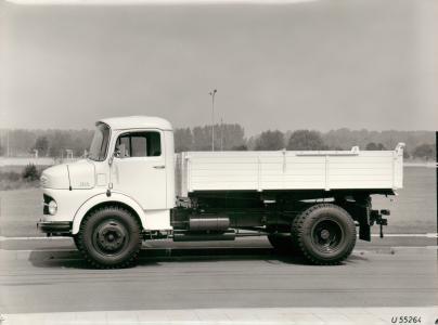 Mercedes-Benz L 710 (4 fabriksfoto)