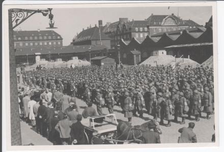 Den Svenske Brigade foran Bülow Service
