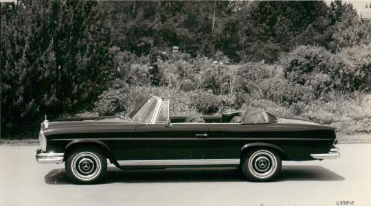 Mercedes-Benz W111 280SE - Cabriolet & Coupé (3 fabriksfoto)