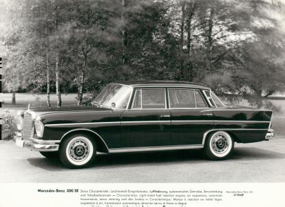 Mercedes-Benz W112 300 SE (9 fabriksfoto)