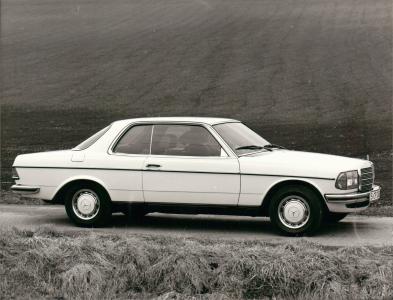 Mercedes-Benz W123 230-280 CE ( 9 fabriksfoto)