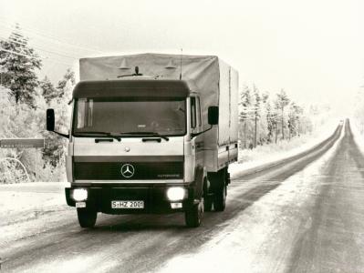 Mercedes-Benz 4matic (8 foto, 1 brochure, 1 avisartikel)