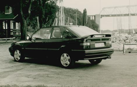 Rover 220 Coupé (foto 3)