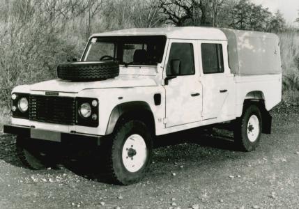 Land Rover Defender 130 (foto 1, pdf 1)