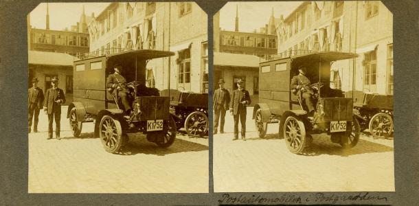 Postautomobil i Postgården